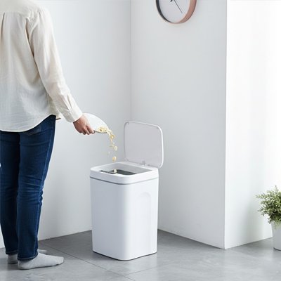 Poubelle automatique 