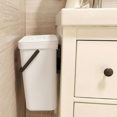 Poubelle murale pour petits espaces