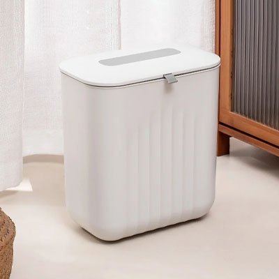 Poubelle sous evier au design compact