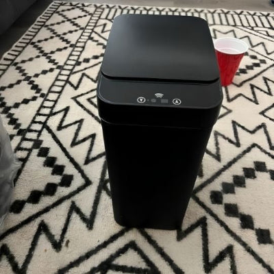 poubelles de cuisine avec indicateur lumineux discret