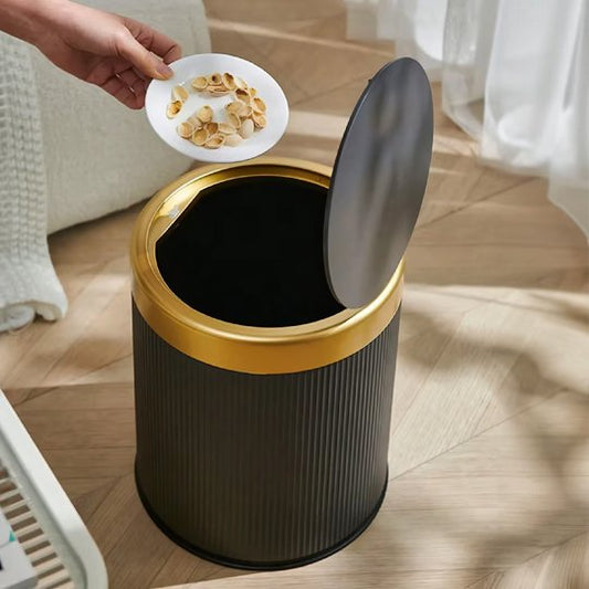 poubelles de cuisine bicolore noir et or